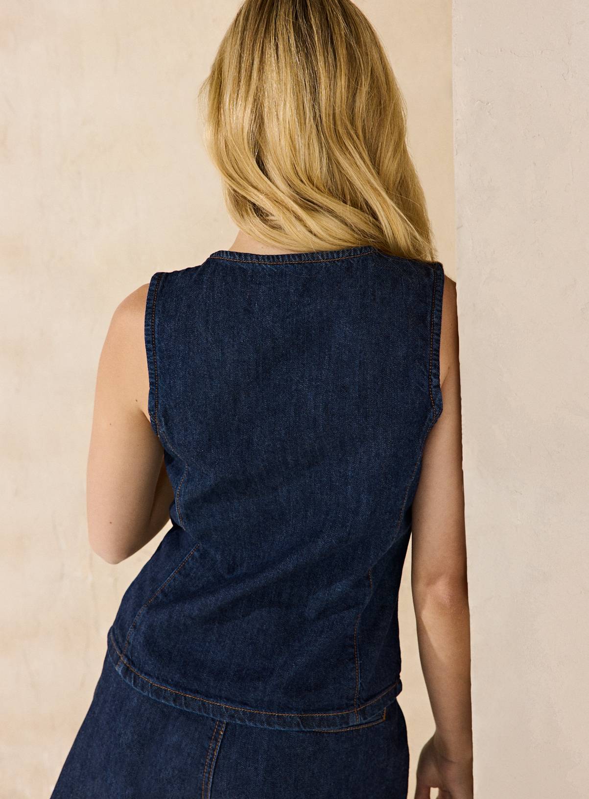 EVERBELLE Dark Denim Scallop Detail Waistcoat 6 - Image 4
